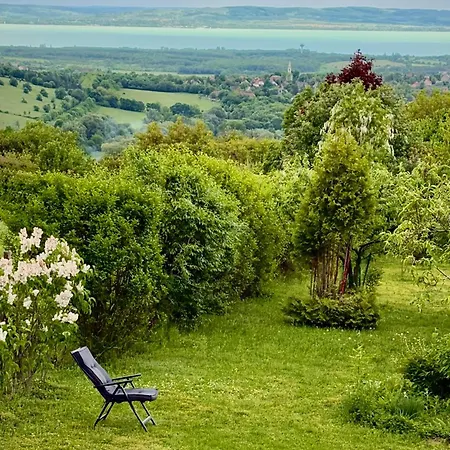 Csicsoka Panorama Apartment Balatoncsicso